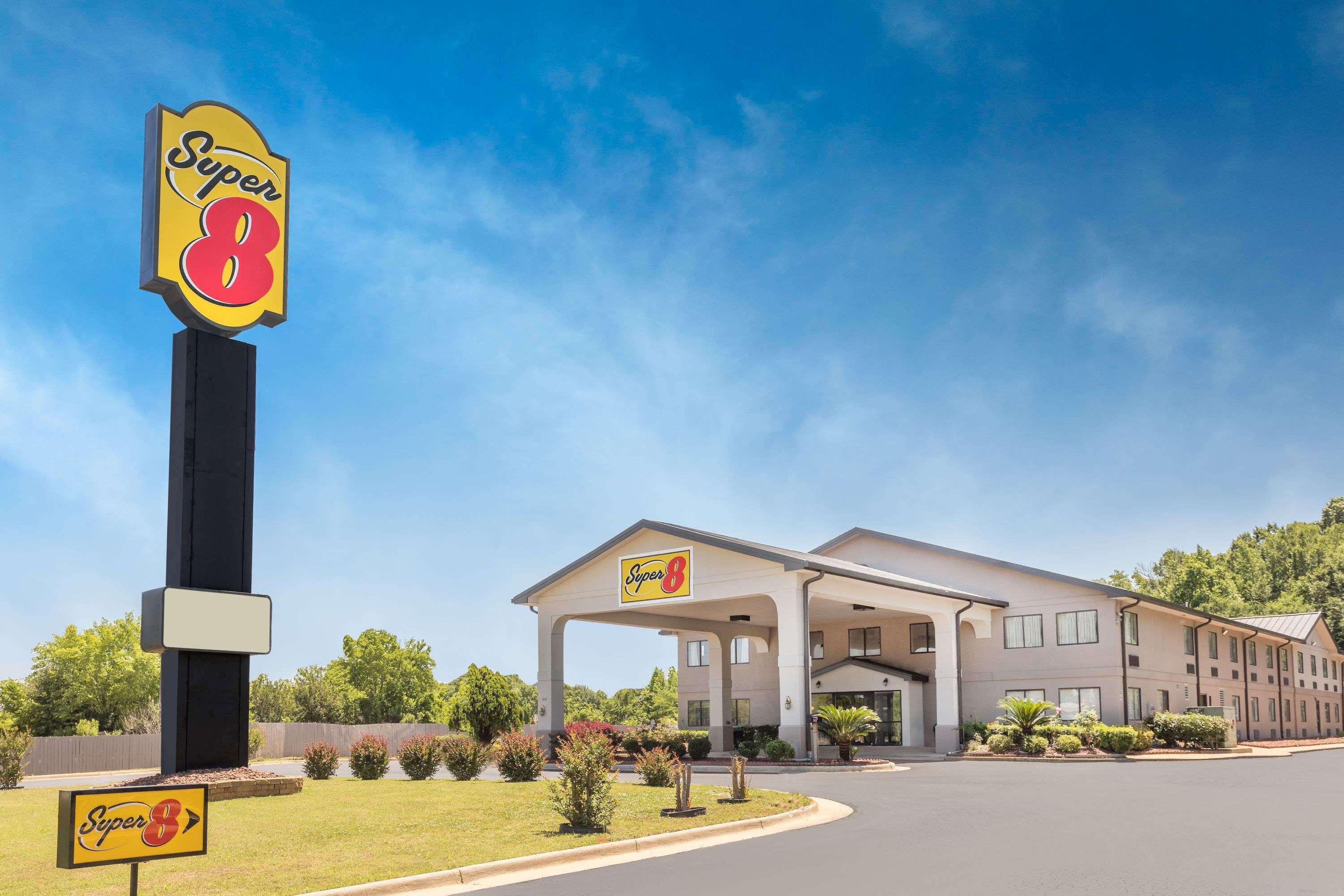 Super 8 By Wyndham Montgomery I-65 Exterior photo