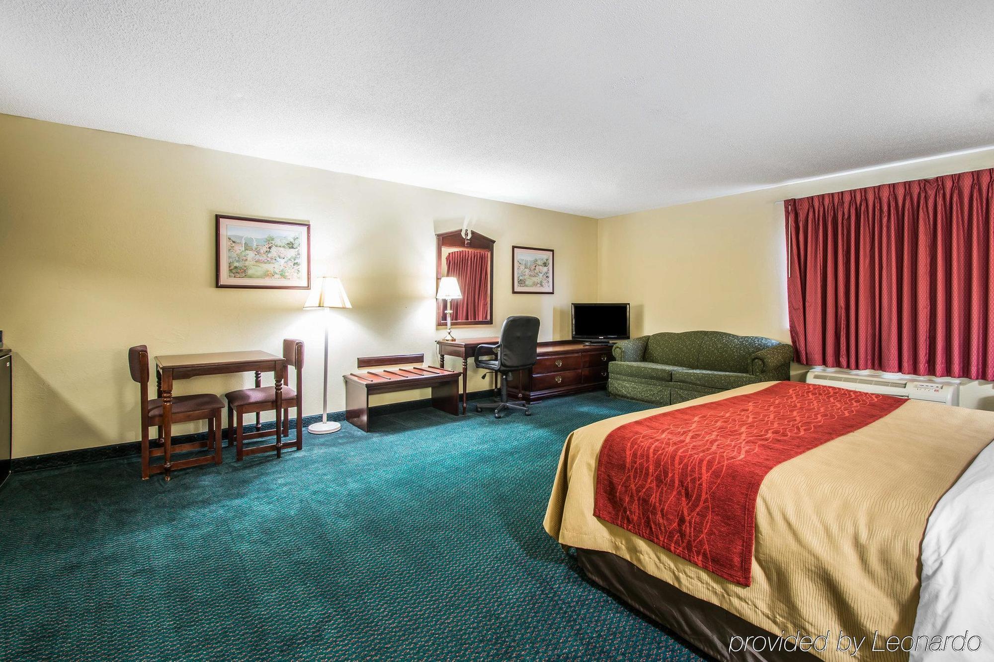 Super 8 By Wyndham Montgomery I-65 Exterior photo