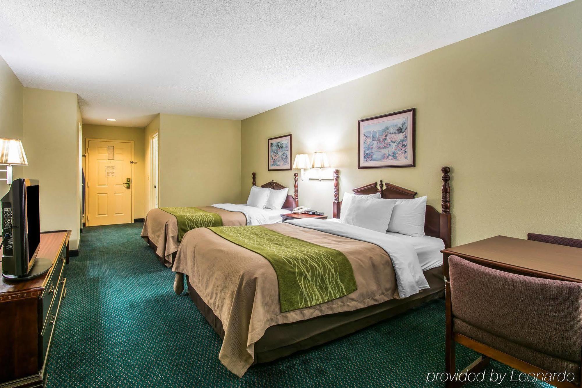 Super 8 By Wyndham Montgomery I-65 Exterior photo