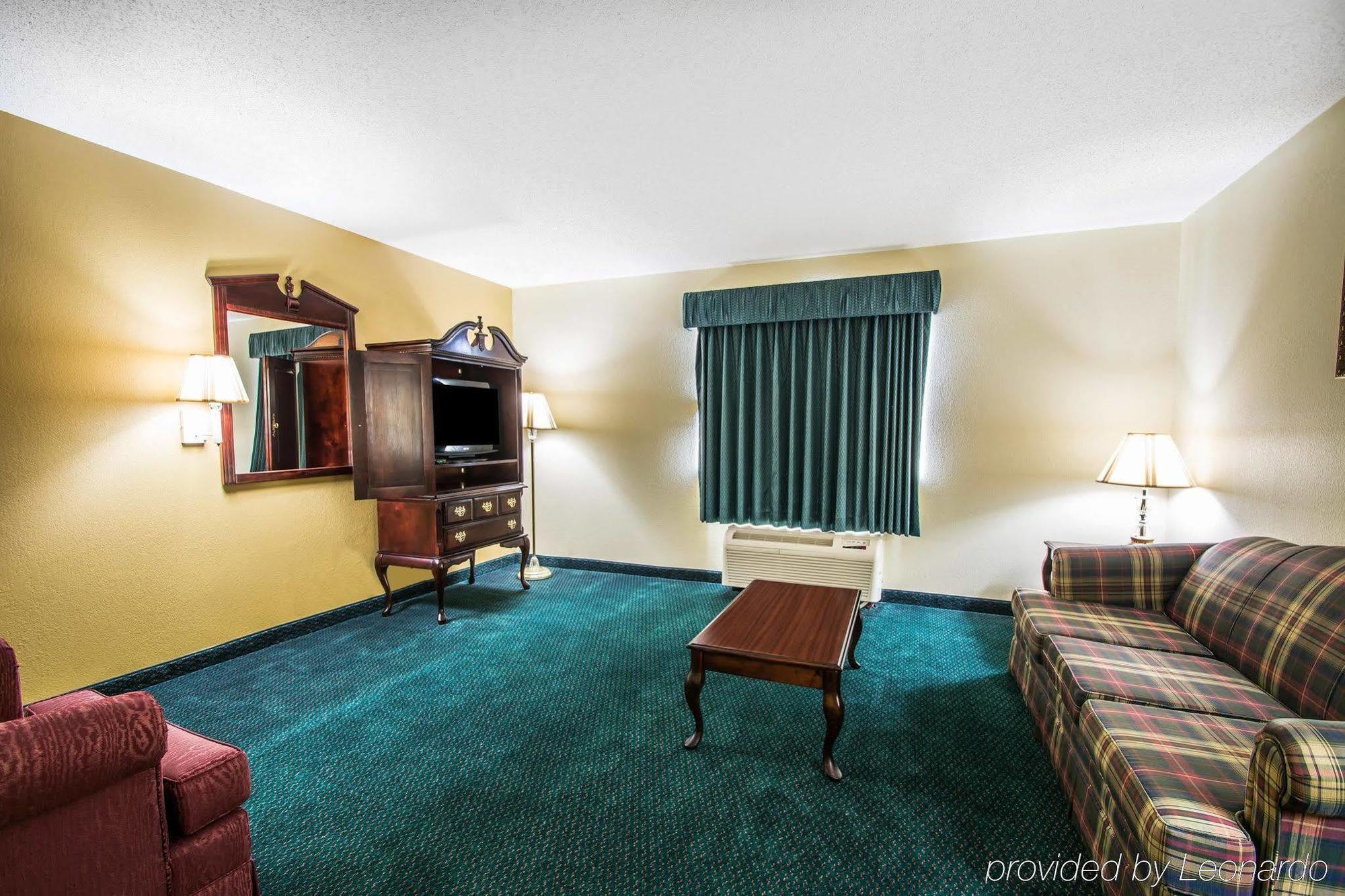 Super 8 By Wyndham Montgomery I-65 Exterior photo